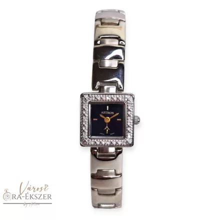 ASTRON 5113-1 női karóra, gyémánt köves ezüst színű fém tok, ezüst színű fémcsat, fekete számlap, keményített ásványüveg, quartz szerkezet, cseppmentes vízállóság