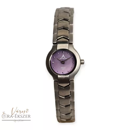 ASTRON 5263-2 női karóra, szürke színű titánium tok, titánium csat, kék számlap, keményített ásványüveg, quartz szerkezet, 50 m (5ATM) vízállóság