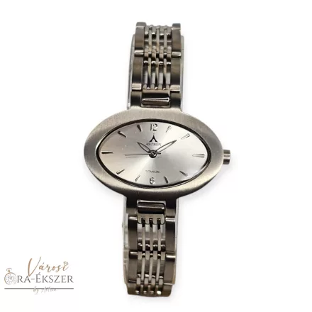 ASTRON 5453-8 női karóra, ezüst színű titánium tok, ezüst színű titánium csat, ezüst számlap, keményített ásványüveg, quartz szerkezet, cseppmentes vízállóság