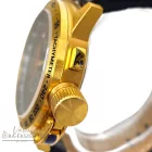 ASTRON 5573-0 divatos sportos férfi karóra, arany színű nemesacél tok, fekete bőrszíj, fekete számlap, keményített ásványüveg, multifunkciós quartz szerkezet, 50 m (5 ATM) vízállóság