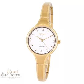   ASTRON 8023-8 női karóra, ékszeróra, arany színű titánium tok, arany színű titánium csat, fehér színű számlap, keményített ásványüveg, quartz szerkezet, cseppmentes vízállóság
