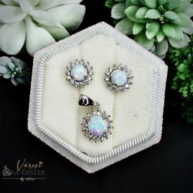 925 EZÜST FÜLBEVALÓ ÉS MEDÁL SZETT FEHÉR OPÁL KŐVEL