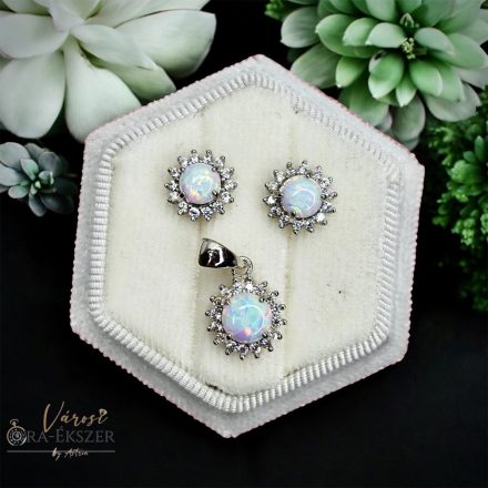 925 EZÜST FÜLBEVALÓ ÉS MEDÁL SZETT FEHÉR OPÁL KŐVEL