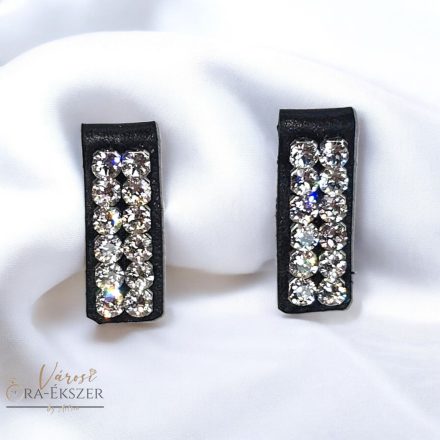 FEKETE BŐR FÜLBEVALÓ FEHÉR SZÍNŰ SWAROVSKI KÖVEKKEL