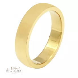   Nemesacél karikagyűrű férfiaknak – szögletes, arany színű, matt, 5 mm, gravírozható
