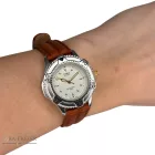 CASIO LTP-2030 KARÓRA, FEHÉR SZÁMLAP, EZÜST SZÍNŰ FÉMTOK ÉS BARNA BŐRSZÍJ, 50m VÍZÁLLÓSÁG